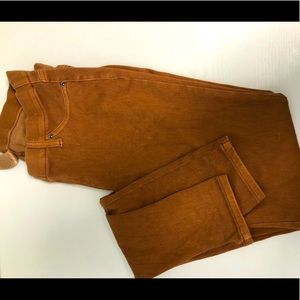 Perfect for fall Brown stretchy jegging pants